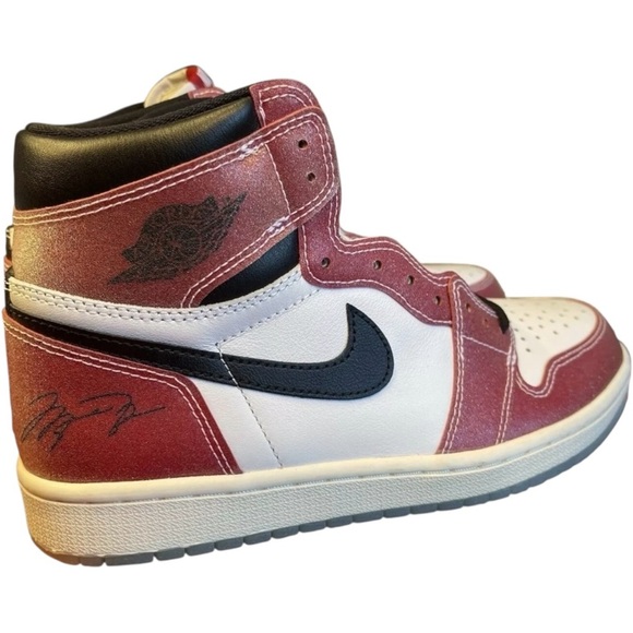 Air Jordan 1 Retro High OG SP X Trophy Room ‘Chicago’ sneakers. Size 8M. main image 9
